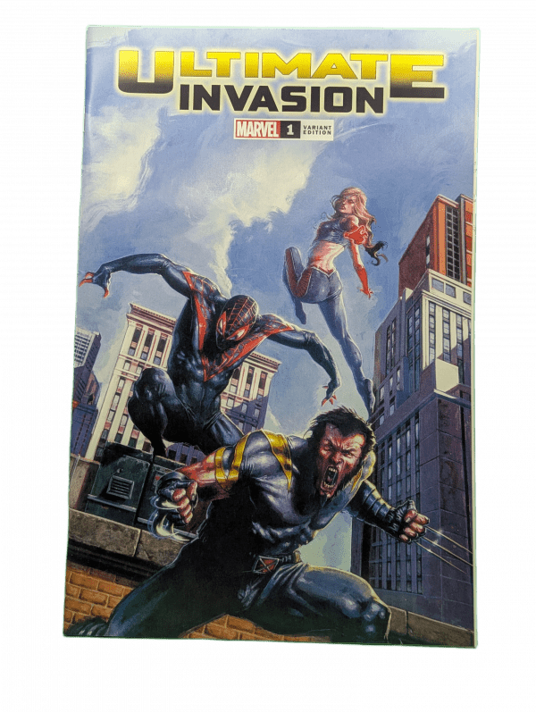 Ultimate Invasion, Vol. 1 - Davide Paratore Exclusive Variant